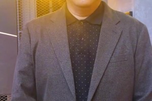 楊健：楊瀚森今天上場7分鐘能跟上球隊(duì)節(jié)奏，在進(jìn)攻和籃板卡位方面也有進(jìn)步的